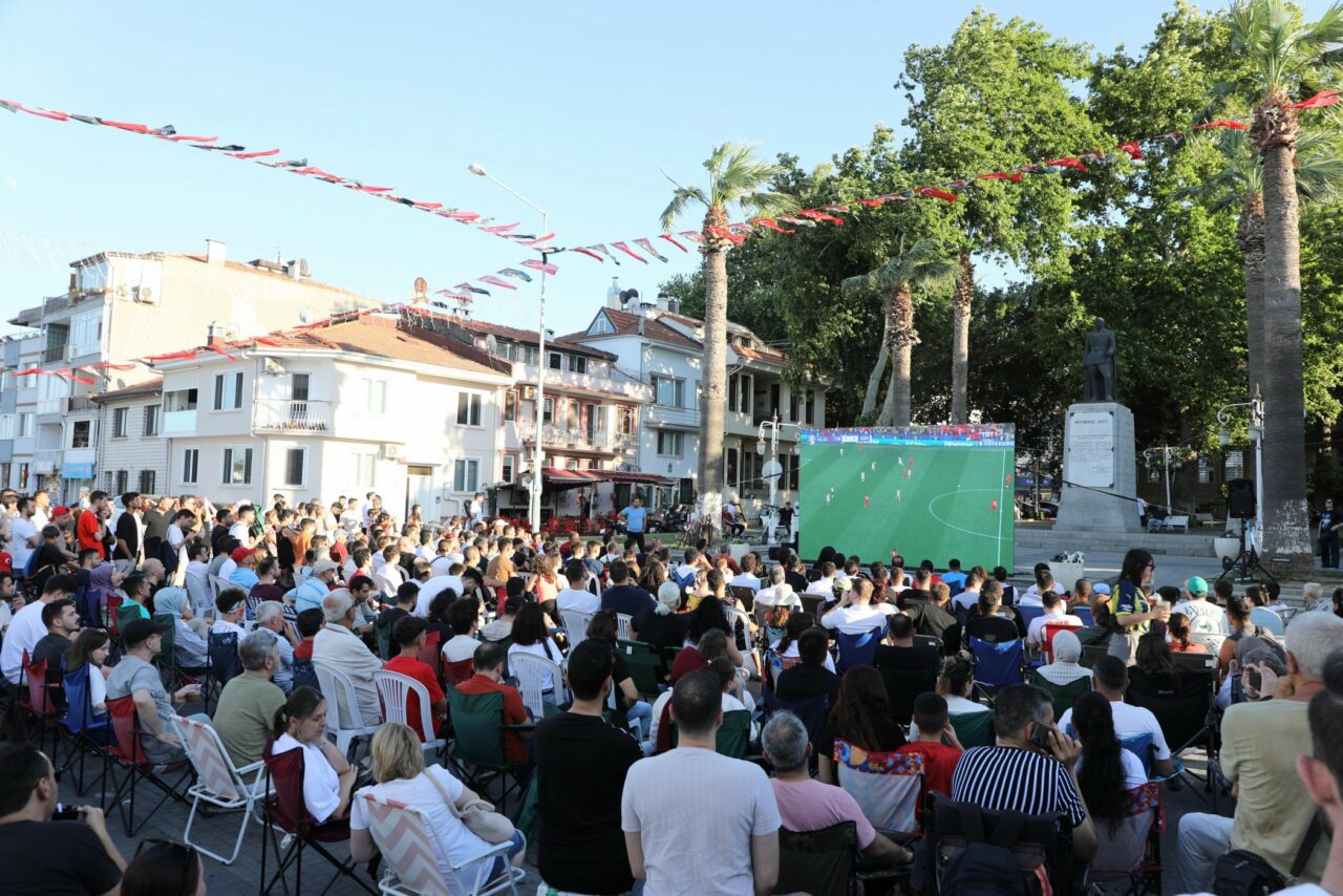 Bursa’da Milli heyecan; İşte dev ekran kurulacak yerler… Bursa’da Milli heyecan; İşte dev ekran kurulacak yerler…