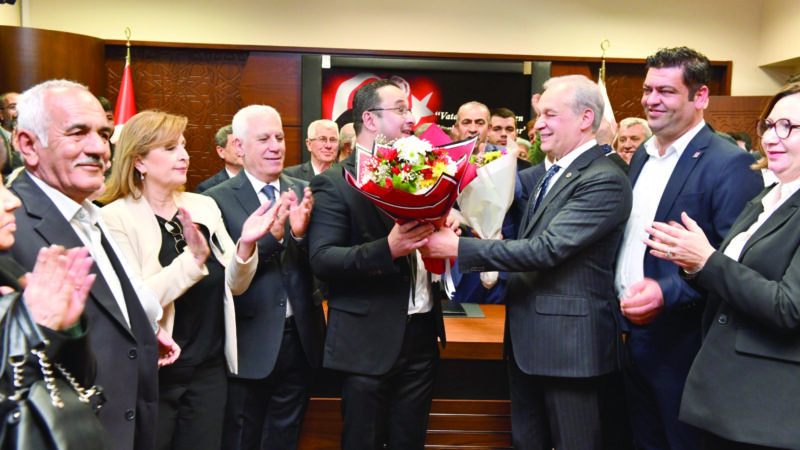 Bursa sevdalısı devlet adamı yeniden görev başında Ülkesine ve Bursa’ya hizmet etme sevdasını güçlü biçimde halen içinde
