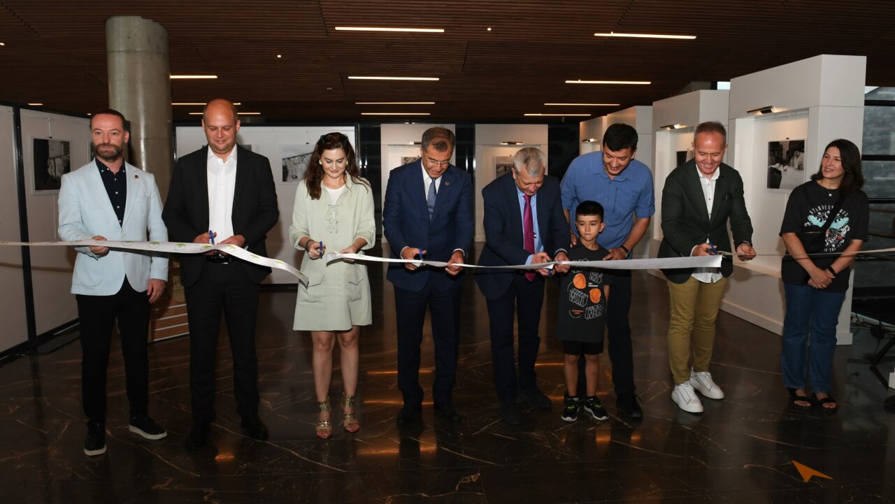 Osmangazi’nin ödüllü fotoğrafçısından sokak hayvanları sergisi