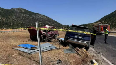 Feci kaza! Otomobil ile cip çarpıştı: 2 ölü, 2 yaralı