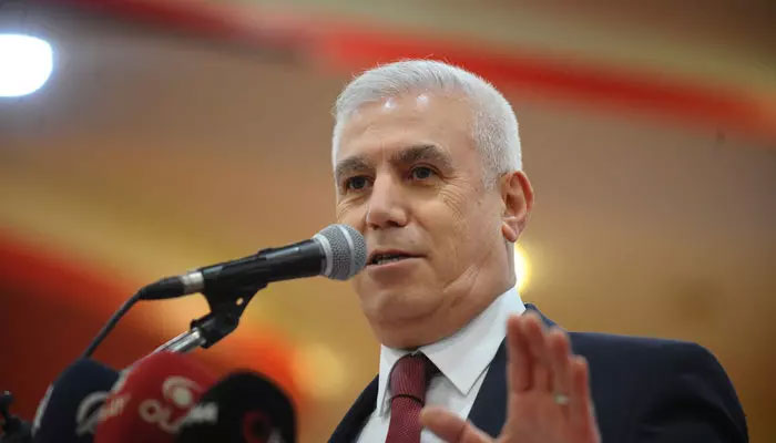 Bozbey’den muhalefete rozetleri çıkaralım teklifi!