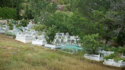 50 mezarlık taşınacak! Ölüler sular içinde kalıyordu…