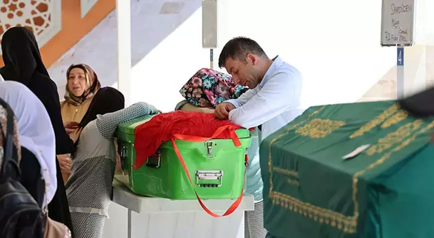 Anaokulunda kahreden ölüm! Anaokulunda kahreden ölüm!