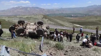 Van’da askeri araç devrildi: 4 yaralı