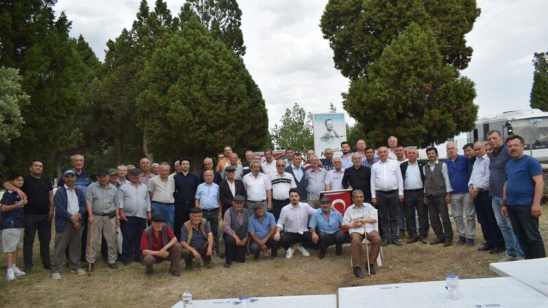 Nazım ölümünün 61. yılında Bursa Kıranışıklar Köyü’nde anıldı Ünlü Türk Şairi Nazım Hikmet’in “Vasiyet” şiirine itafen 2012 yılında