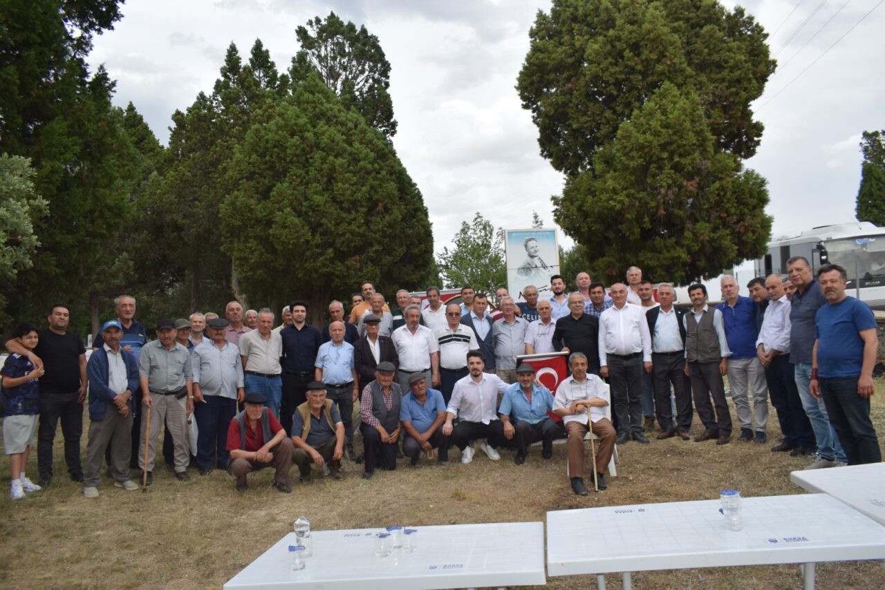 Nazım ölümünün 61. yılında Bursa Kıranışıklar Köyü’nde anıldı Nazım ölümünün 61. yılında Bursa Kıranışıklar Köyü’nde anıldı