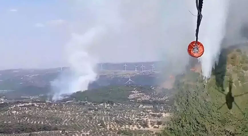 İki kentte orman yangını! Ekipler müdahaleye başladı İki kentte orman yangını! Ekipler müdahaleye başladı