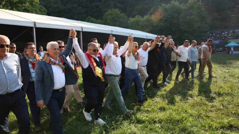 Bozbey’den Çalı güreşleriyle ilgili açıklama: İkinci Kırkpınar yapacağız Bursa Büyükşehir Belediyesi ve Nilüfer Belediyesi tarafından bu yıl 62’ncisi