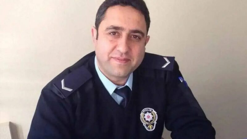 Bursa’da başkomisere çarpıp kaçan sürücüye 7 yıl 4 ay ceza Bursa’nın Orhangazi ilçesinde, Başkomiser Erdem Sevinç'e (49), kullandığı minibüsle bilinçli