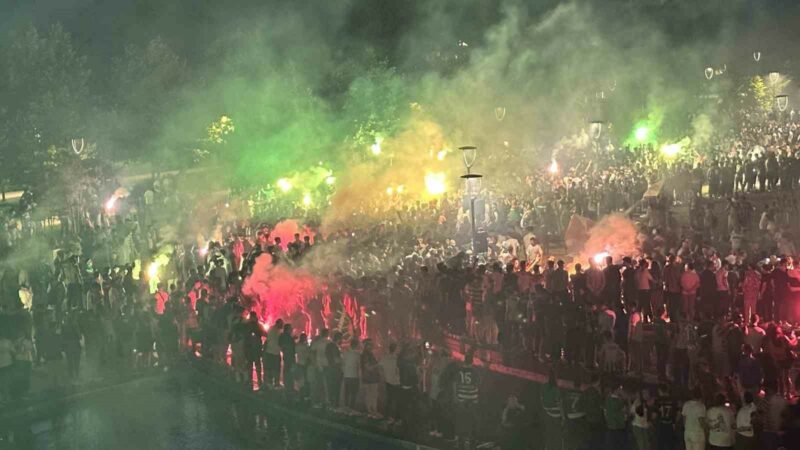 20 bine yakın Bursaspor taraftarı bu akşam tarihi Atatürk Stadı’nın