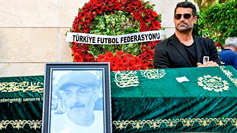 Volkan Demirel’den babasına duygu dolu veda Eski milli kaleci ve teknik direktör Volkan Demirel'in 71 yaşındaki