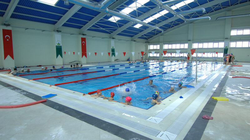 Osmangazi Belediyesi’nin çocukların yaz tatilinde sporla tanışmalarını ve kendilerini geliştirmelerini