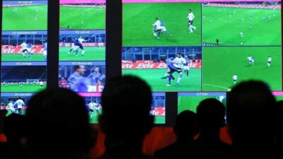 UEFA’dan VAR kararı: EURO 2024’te pozisyonlar ekrana yansıtılacak