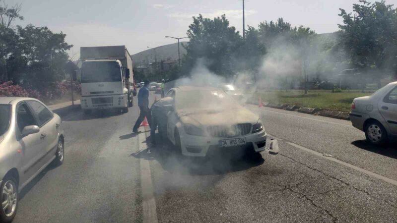 Bursa’da korku dolu dakikalar Bursa’nın Orhangazi ilçesinde seyir halinde olan lüks bir otomobil, motor