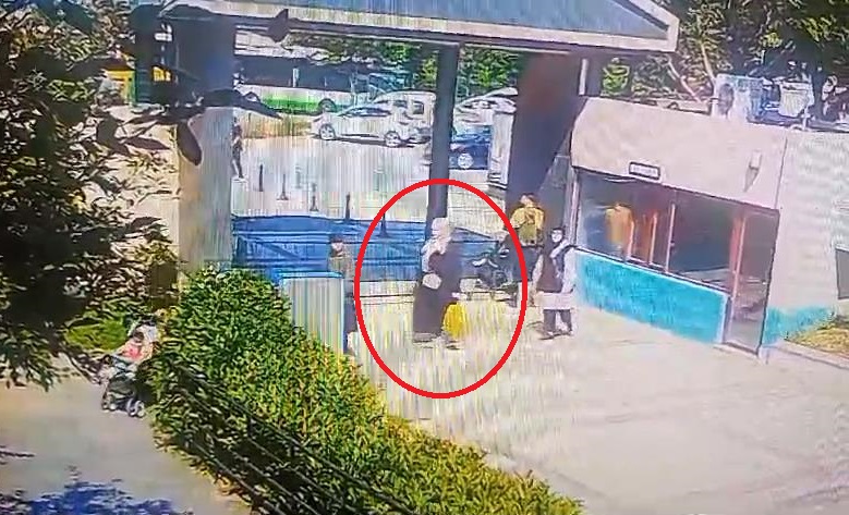 Bursa’da kayıp paralar ‘sarı poşet’ detayıyla bulundu Bursa’da kayıp paralar ‘sarı poşet’ detayıyla bulundu