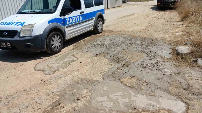 Bursa’da sokağa beton döken firmaya ceza Gemlik Belediyesi ekipleri, sokağa beton döken inşaat firmasına cezai işlem