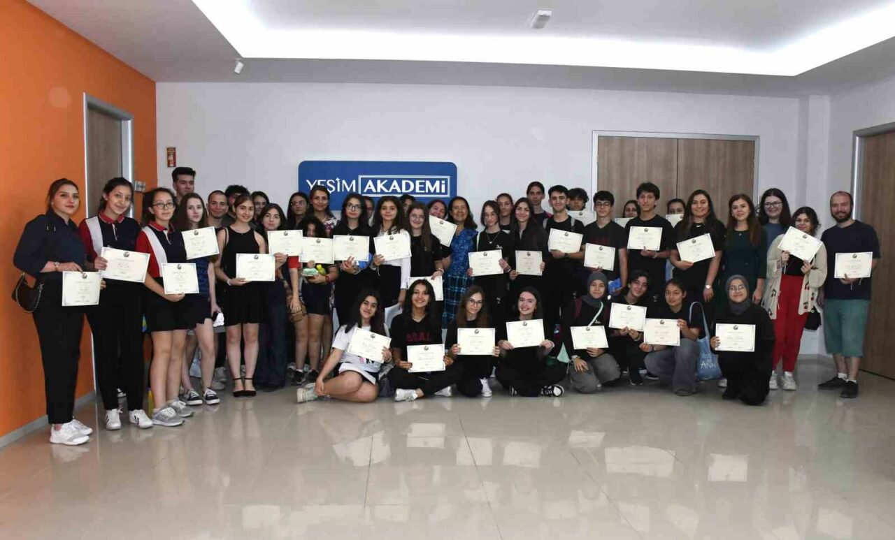 Genç gönüllülerin sertifika heyecanı 6 genc gonullulerin sertifika heyecani 9be8974