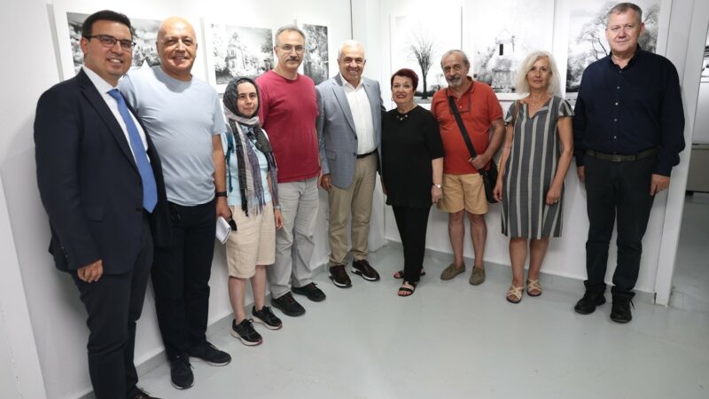 ‘Gerçekten Düşe’ sergisi Misi’de sanatseverlerle buluştu Reha Akçakaya’nın kızılötesi tekniğini kullanarak elde ettiği eserlerinden oluşan ‘Gerçekten