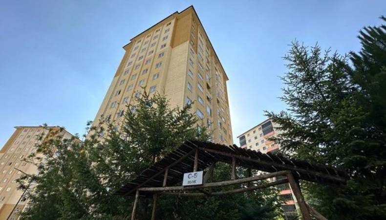 Baba, eşini ve 5 yaşındaki kızını öldürdü: “Dur baba yapma” Baba, eşini ve 5 yaşındaki kızını öldürdü: “Dur baba yapma”