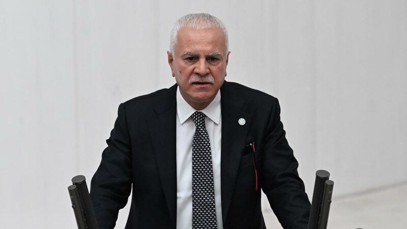 İYİ Parti kurucularından Koray Aydın, partisinden istifa etti İYİ Parti’de 31 Mart seçimlerinin ardından başlayan istifalara bir yenisi