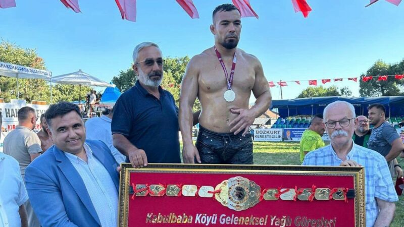 Mustafakemalpaşa’nın kırsal Kabulbaba Mahallesi’nde bu yıl 348’incisi düzenlenen Geleneksel Yağlı