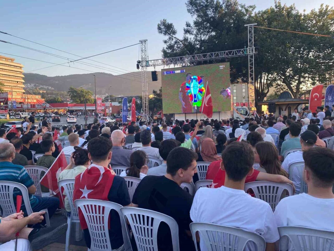 Bursa’da milli heyecan meydanlarda yaşanacak