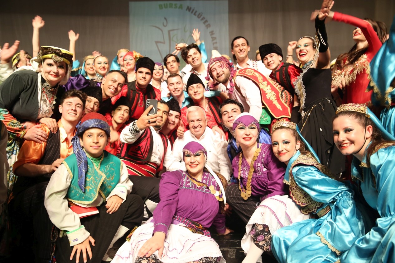 Nilüfer’in rengi ’Nirengi’ izleyicileri büyüledi 1 niluferin rengi nirengi izleyicileri buyuledi ac07593