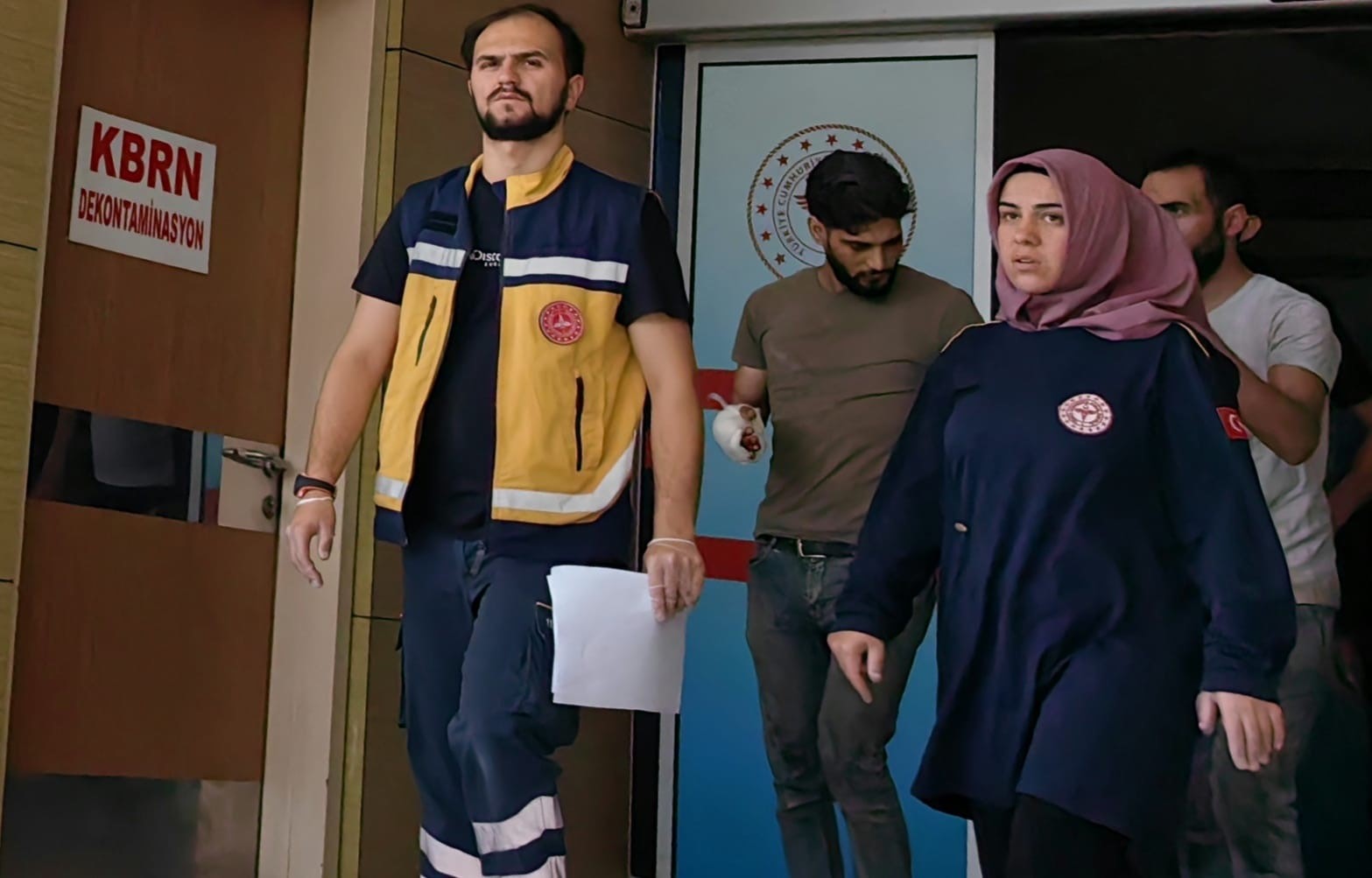 Bursa’da spiral makinesiyle elini kesen genç yaralandı