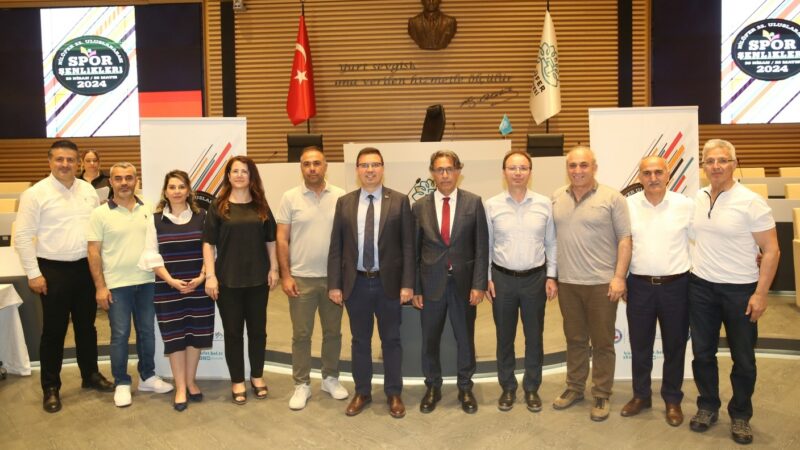 Bursa’da Spor Şenlikleri’nde görev alanlara teşekkür plaketi 22. Nilüfer Uluslararası Spor Şenlikleri’nde emeği geçenlere teşekkür plaketi verildi.