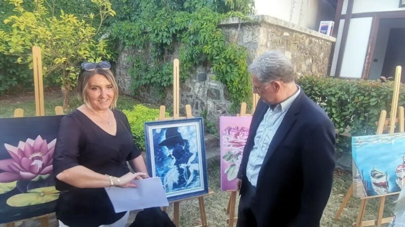 Bursa’da tarihi mekandaki karma sergiye tam not Mudanya Belediyesi’nin hobi sanat atölyelerinde uzun süre emek veren kursiyerlerin
