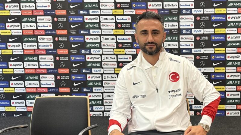 A Milli Futbol Takımı'nın yardımcı antrenörü Selçuk Şahin, 2024 Avrupa