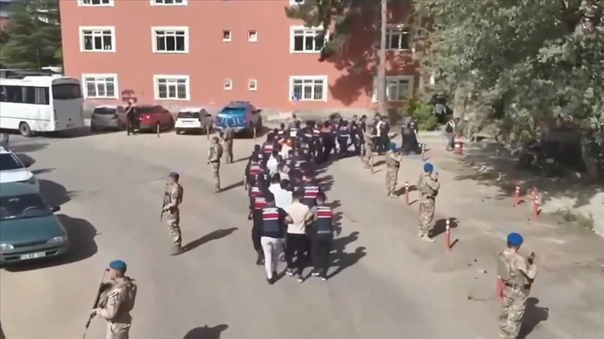 Bakan Yerlikaya duyurdu! 6 organize suç örgütü çökertildi