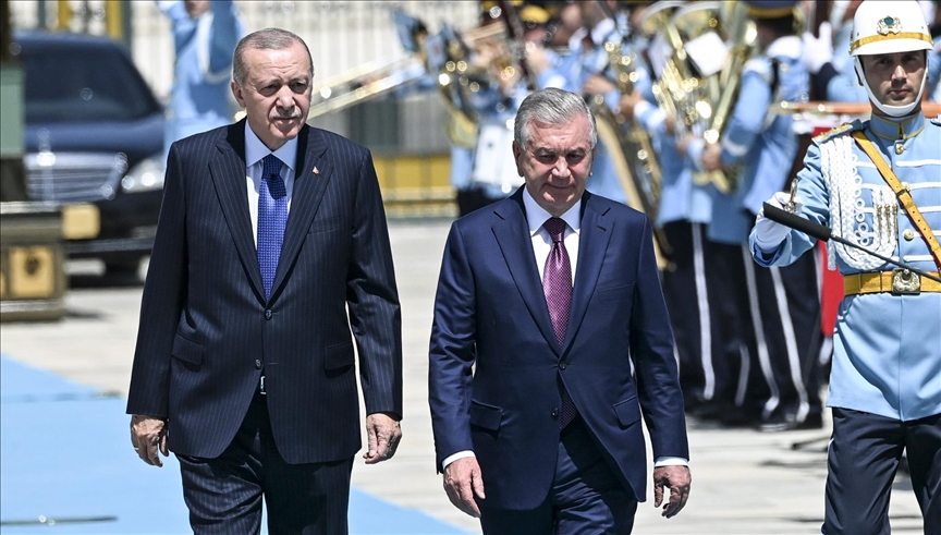 Özbekistan Cumhurbaşkanı Mirziyoyev Ankara’da! Resmi törenle karşılandı