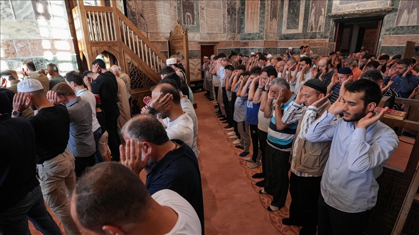 Yeniden ibadete açıldı: 79 yıl sonra ilk bayram namazı