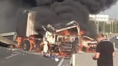 İzmir! Feci zincirleme kaza: Araçlar alev alev yandı… 6 yaralı