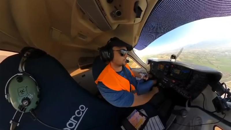 Film sahnesi değil gerçek! Motoru duran uçağı böyle indirdi Film sahnesi değil gerçek! Motoru duran uçağı böyle indirdi