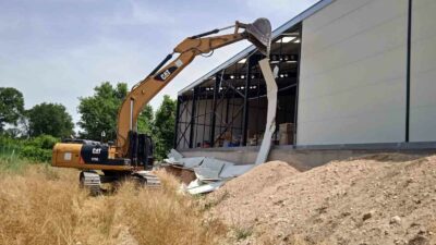 Bursa’nın iki mahallesinde kaçak yapılara müdahale