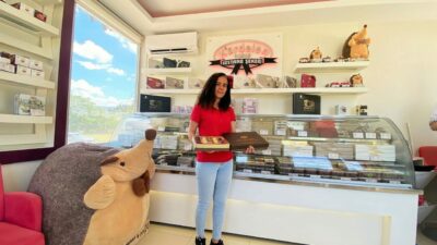 Kardelen Kestane Şekeri yenilenen ambalajlarıyla raflarda