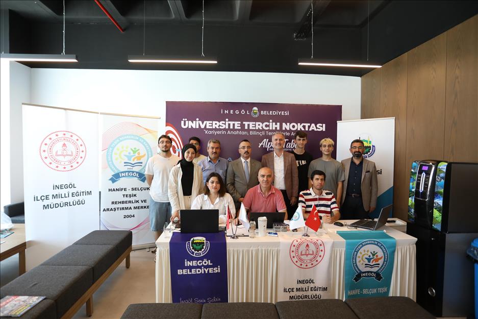 İnegöl’de protokol üyeleri üniversite adaylarına moral depoladı