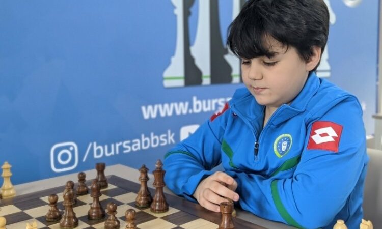 Dünyayı kendine hayran bırakan Bursalı Yağız Kaan’ın bilinmeyen öyküsü Olay Gazetesi Yazarı Ahmet Emin Yılmaz, geçen ay büyük usta