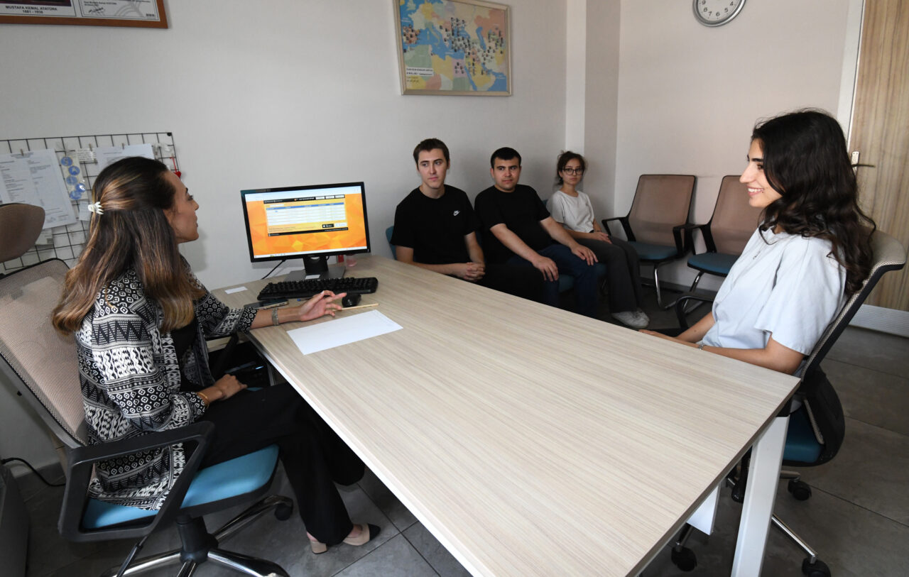 Osmangazi’de üniversite adaylarına tercih desteği