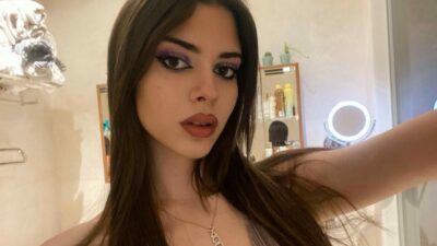 Teknedeki paylaşımları olay oldu! Yürek hoplatan pozlar…