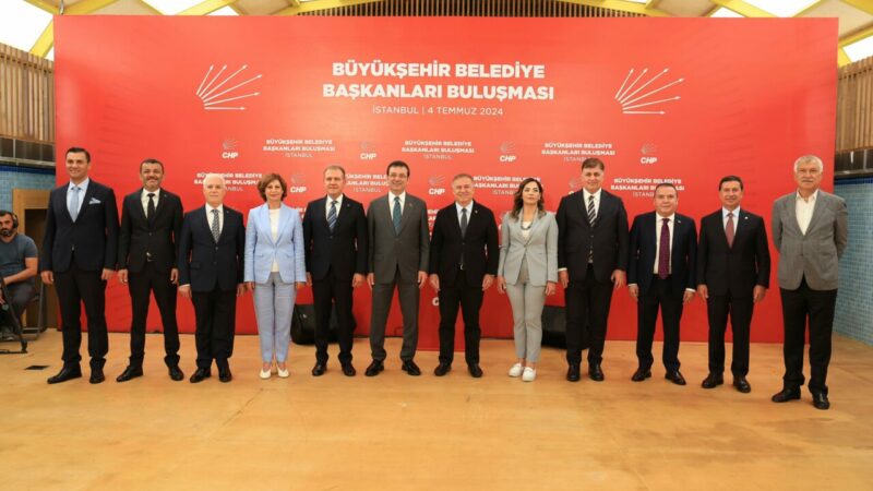 İstanbul’da büyük zirve! Başkan Bozbey de katıldı CHP’li 14 Büyükşehir Belediye Başkanı İstanbul’da bir araya geldi. Bursa