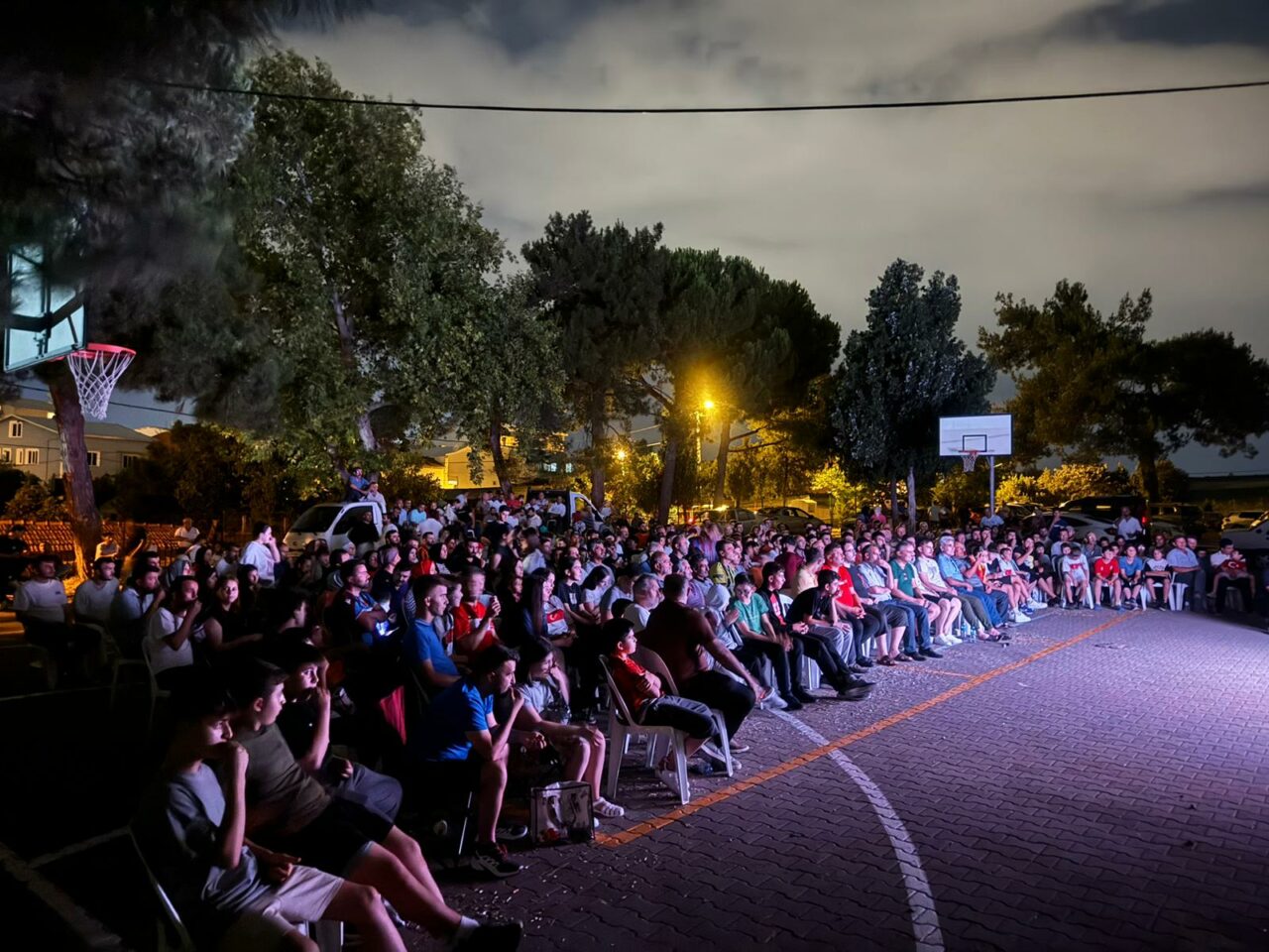Bursa’nın bu mahallesinde genç muhtardan ‘Milli’ jest!