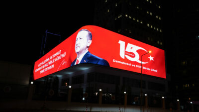 Cumhurbaşkanı Erdoğan’ın, ’15 Temmuz’ mesajı dijital ekranda