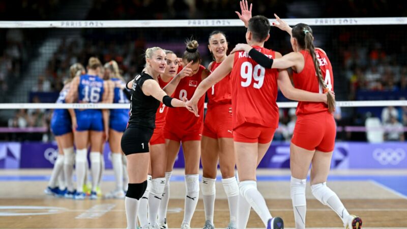 A Milli Kadın Voleybol Takımı, Paris 2024 Olimpiyat Oyunları'ndaki ilk