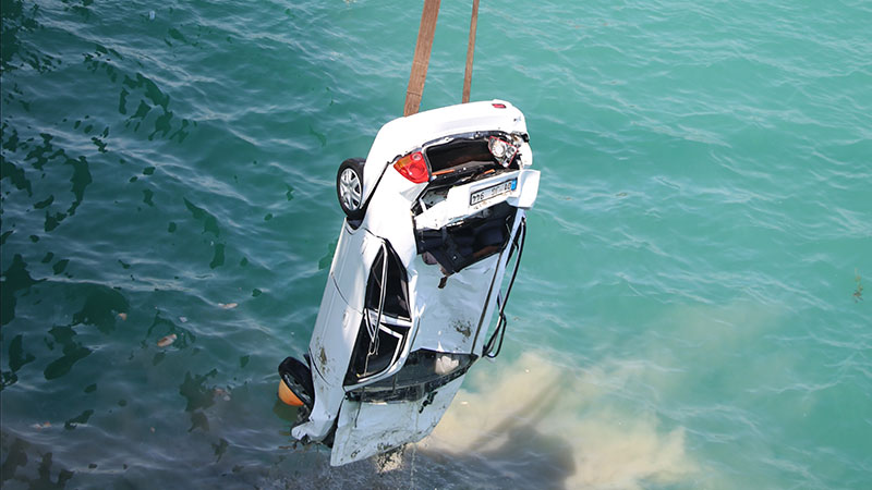Köprüden düşen otomobildeki 4 kişilik aileden acı haber! Köprüden düşen otomobildeki 4 kişilik aileden acı haber!