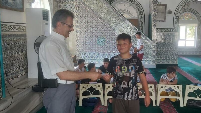 Bursa’da örnek davranış! 11 yaşındaki Zafer… Bursa'nın İznik ilçesinde arkadaşlarıyla birlikte parkta oynayan 11 yaşındaki Zafer