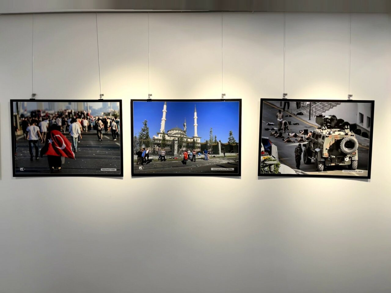 Bursa'da 15 Temmuz fotoğraf sergisi açıldı 2 AW246226 06