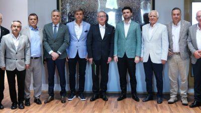 Bursaspor’da yeni Divan’dan ilk ziyaret yönetime